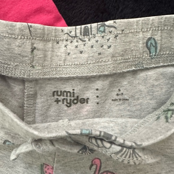 Rumi+ryder , Pink top  with Gray shorts - Picture 3 of 5